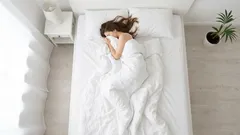 In pigiama o senza: dormire nudi potrebbe favorire una perdita di peso più rapida